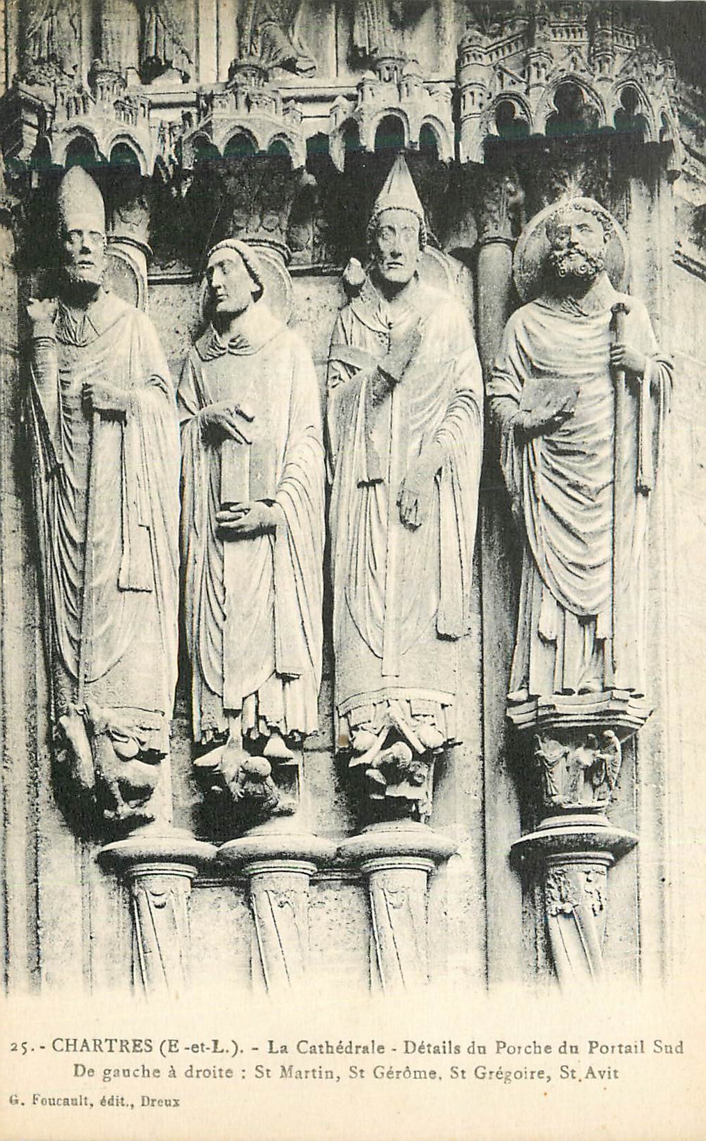 CPA Chartres (E et L) La Cathedrale Detail du Porche du Portail Sud