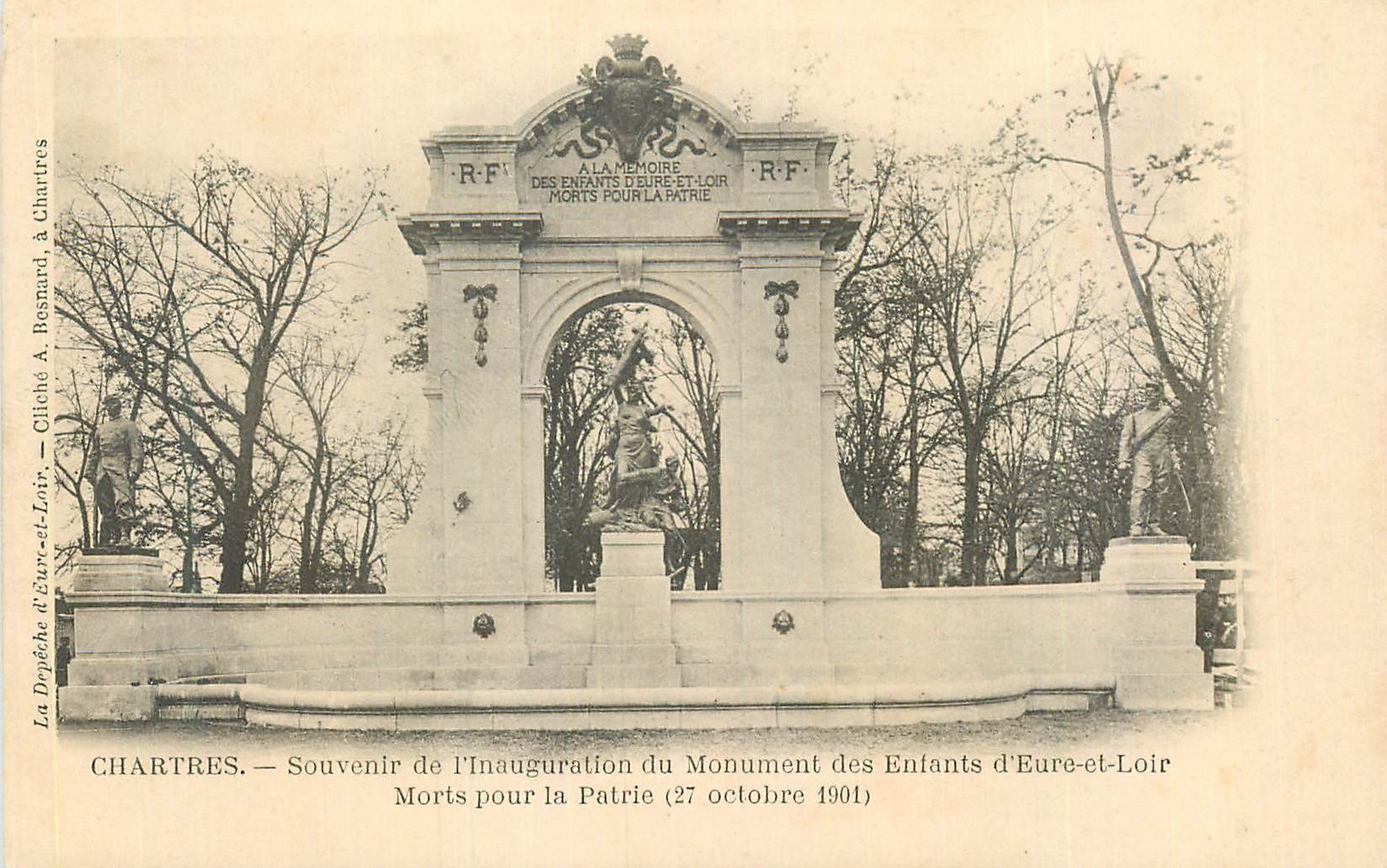 CPA Chartres Souvenir de l'Inauguration du Monument des Enfants d'Eure et Loir Morts pour la Patrie (27 Octobre 1901)