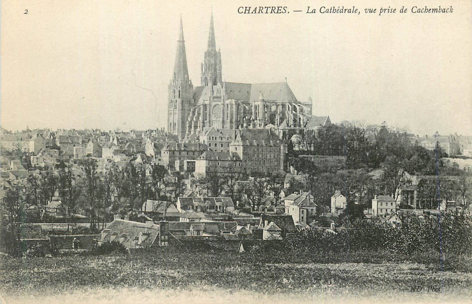 CPA Chartres La Cathedrale Vue Prise de Cachemback
