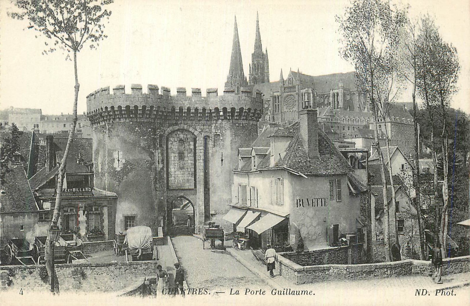 Chartres — La Porte Guillaume — ND. Phot.