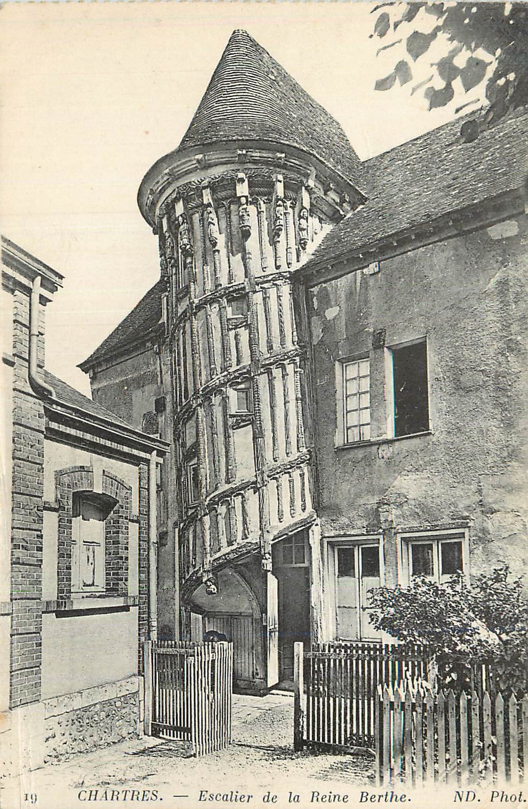 CPA Chartres Escalier de la Reine Berthe
