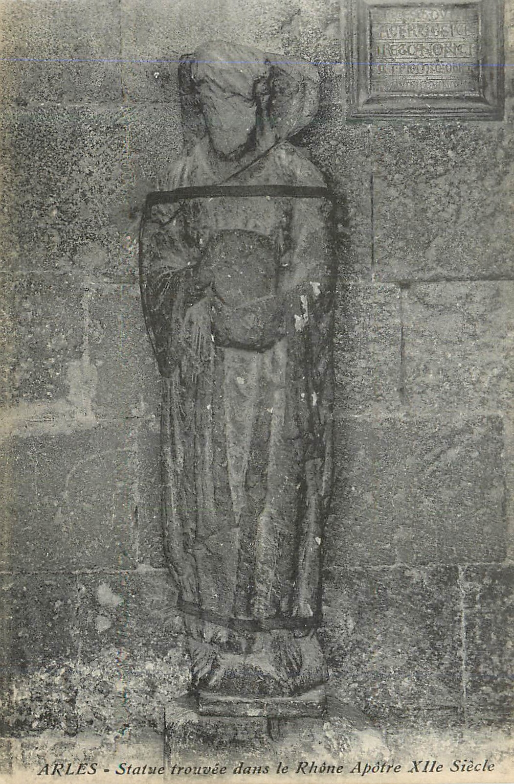 Arles - Statue trouvée dans le Rhône, Apôtre, XIIe siècle