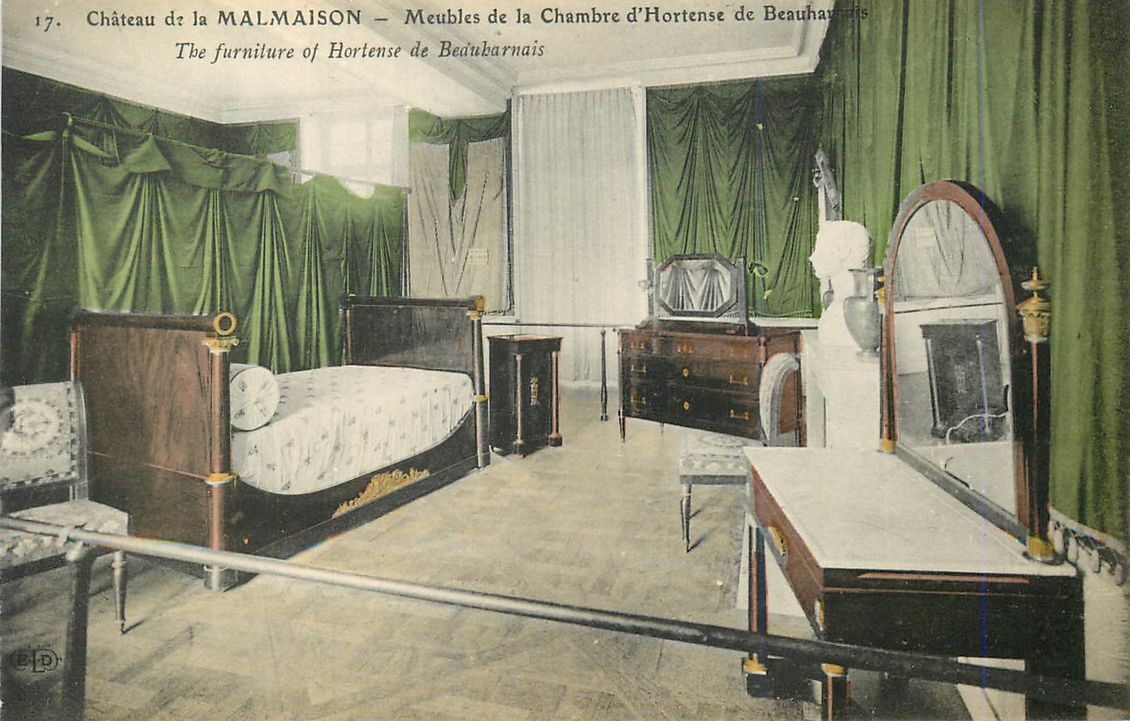 CPA Chateau de la Malmaison Meubles de la Chambre d'Hortense de Beauharnais