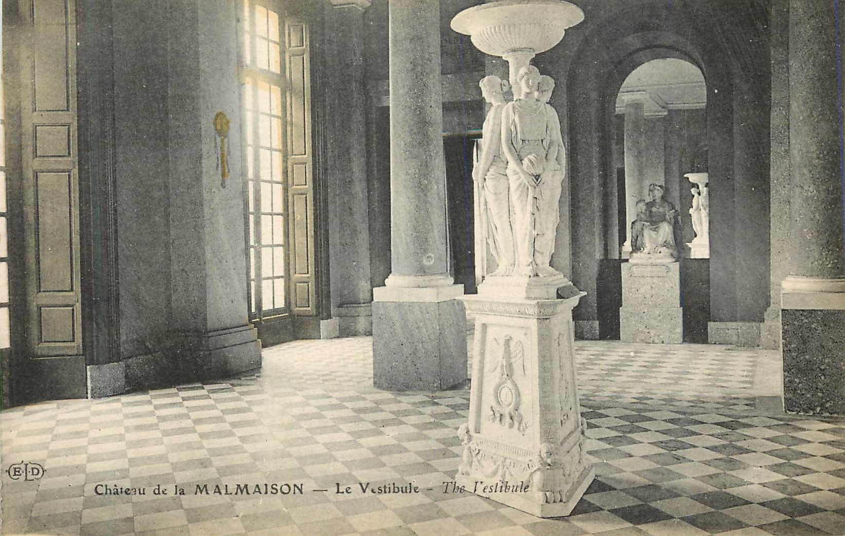 CPA Chateau de la Malmaison le Vestibule