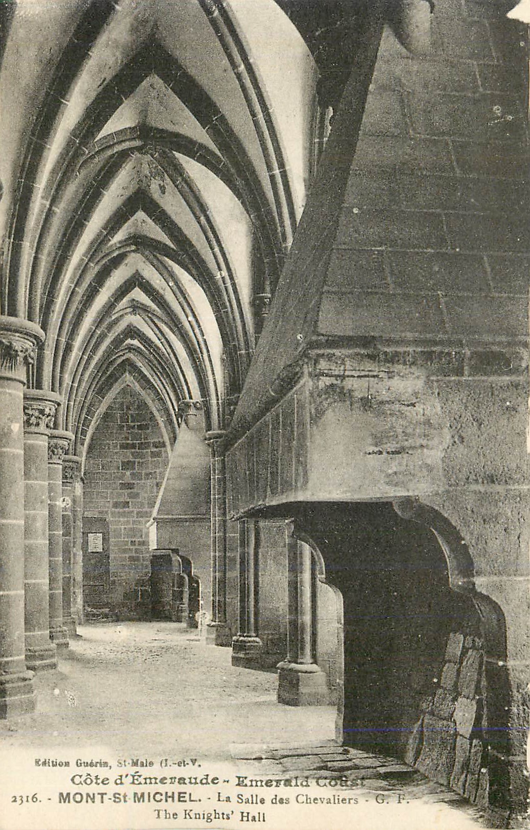 CPA Mont Saint Michel Cote d'Emeraude la Salle des Chevaliers