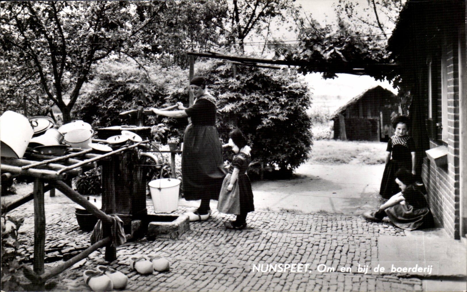 NUNSPEET, Om en bij de boerderij — Uitg. Magazine de Boogisterij (Blok, Hilversum)
