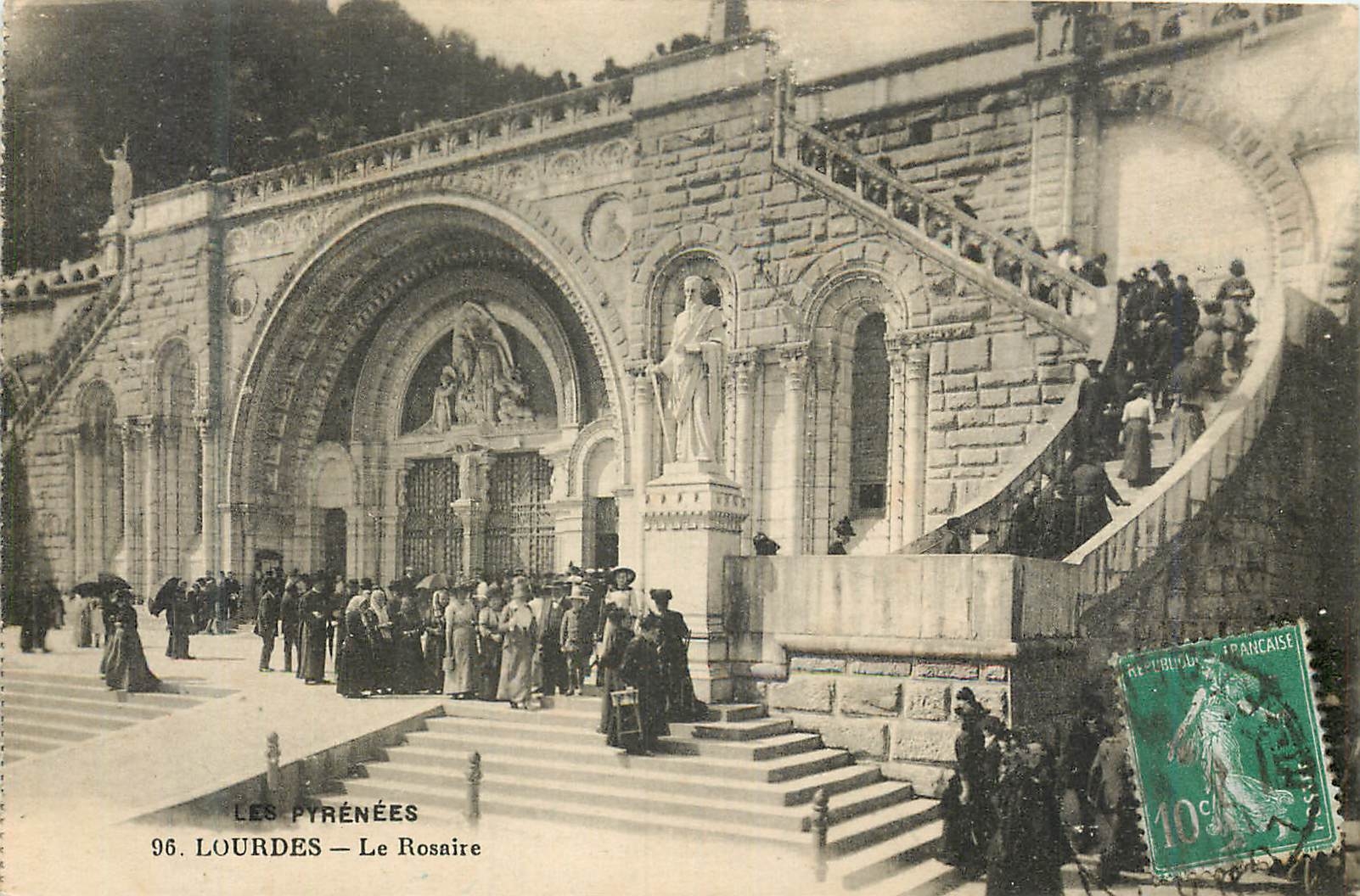 CPA Lourdes les Pyrenees le Rosaire