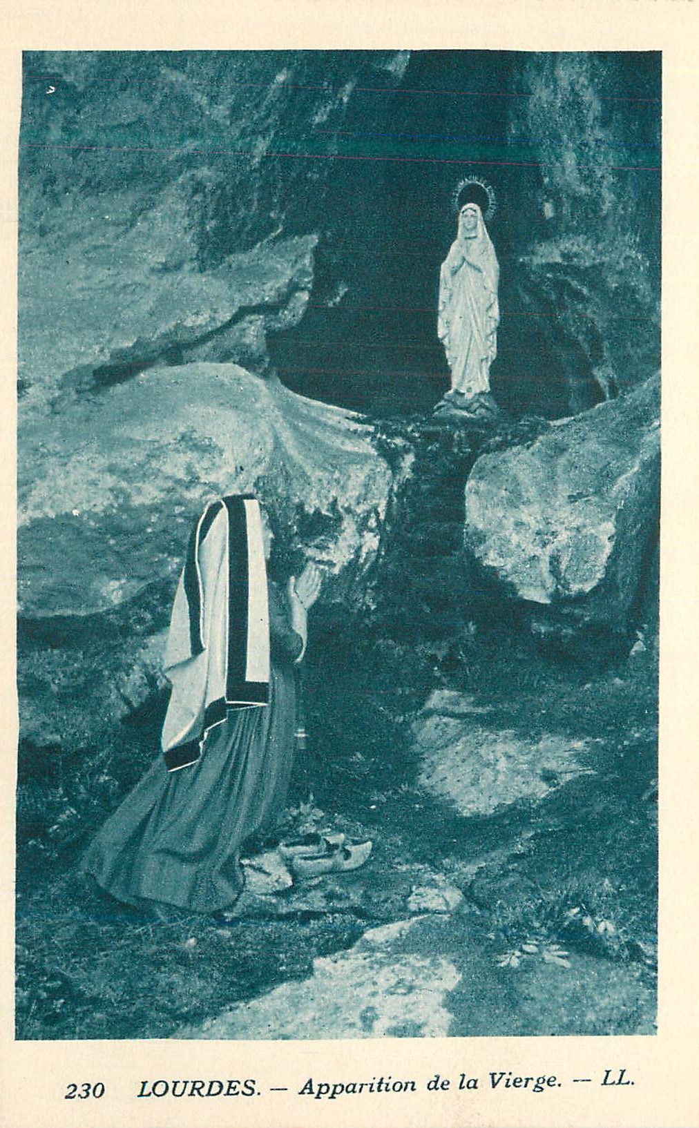 CPA Lourdes Apparition de la Vierge