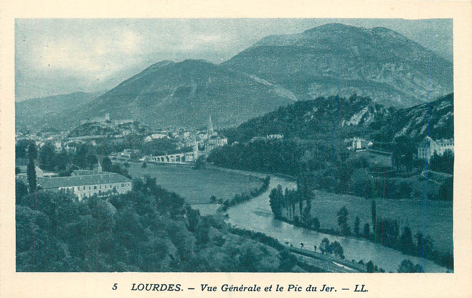 CPA Lourdes vue Generale et le Pic du Jer