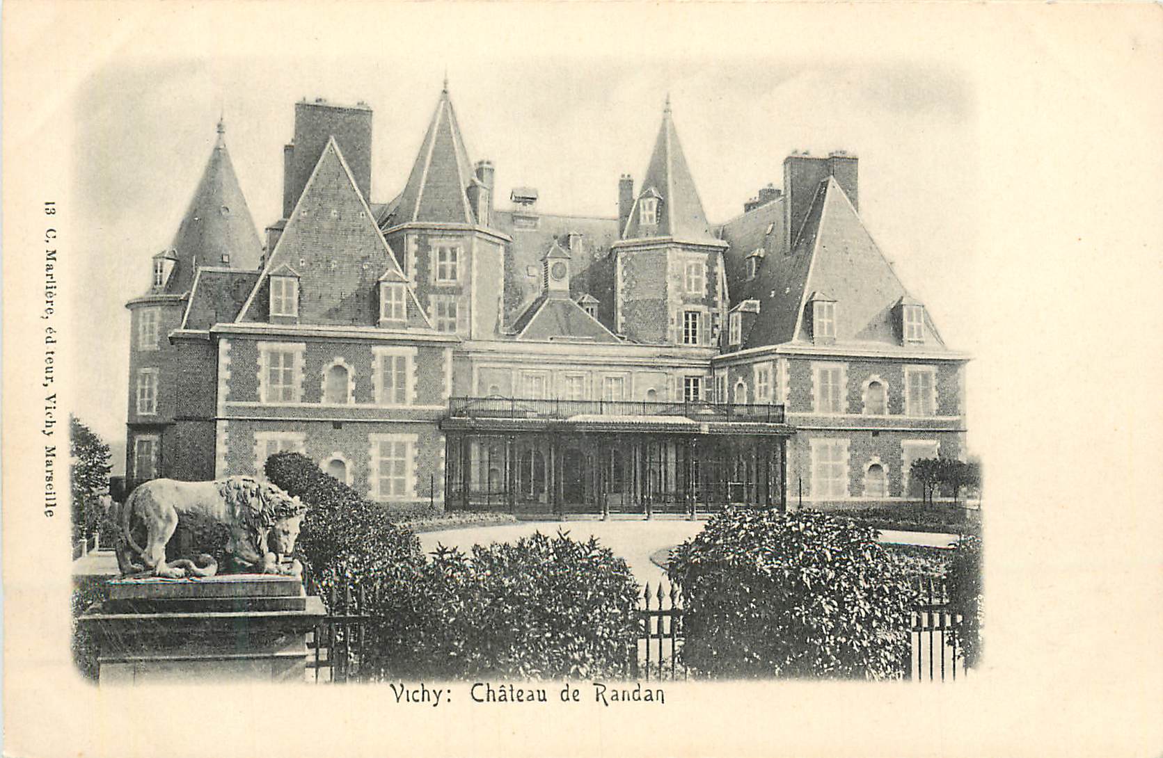CPA Vichy Chateau de Randan Lion