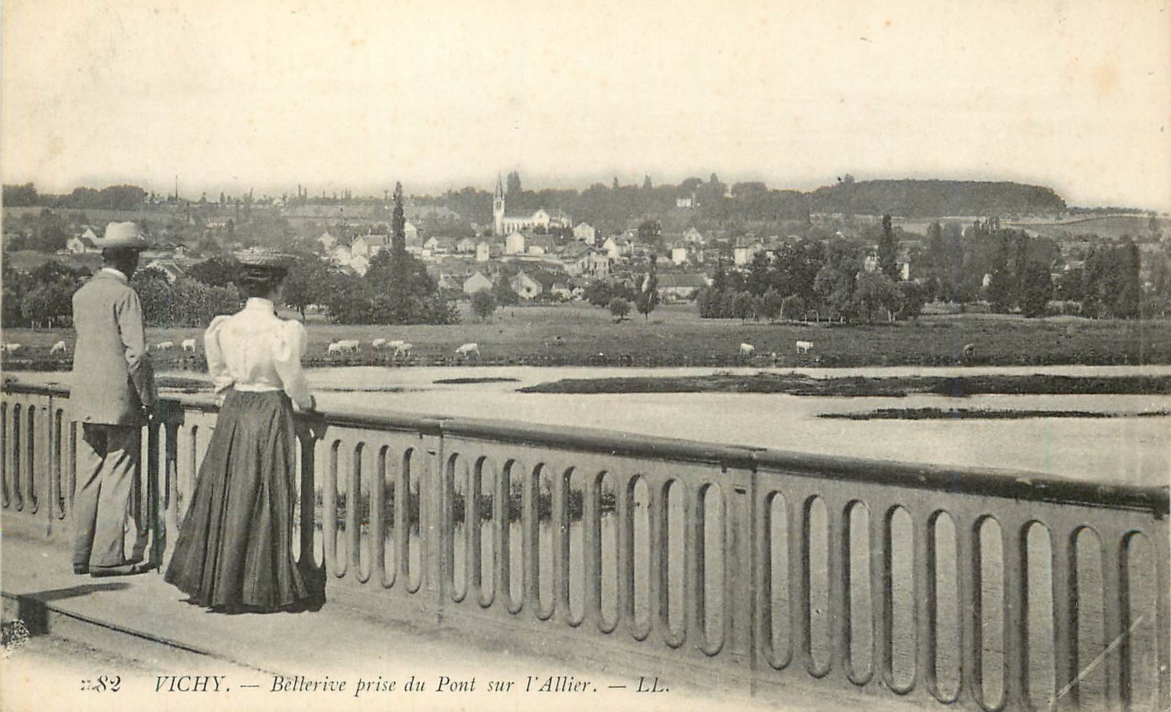 CPA Vichy Bellerive Prise du Pont sur l'Allier