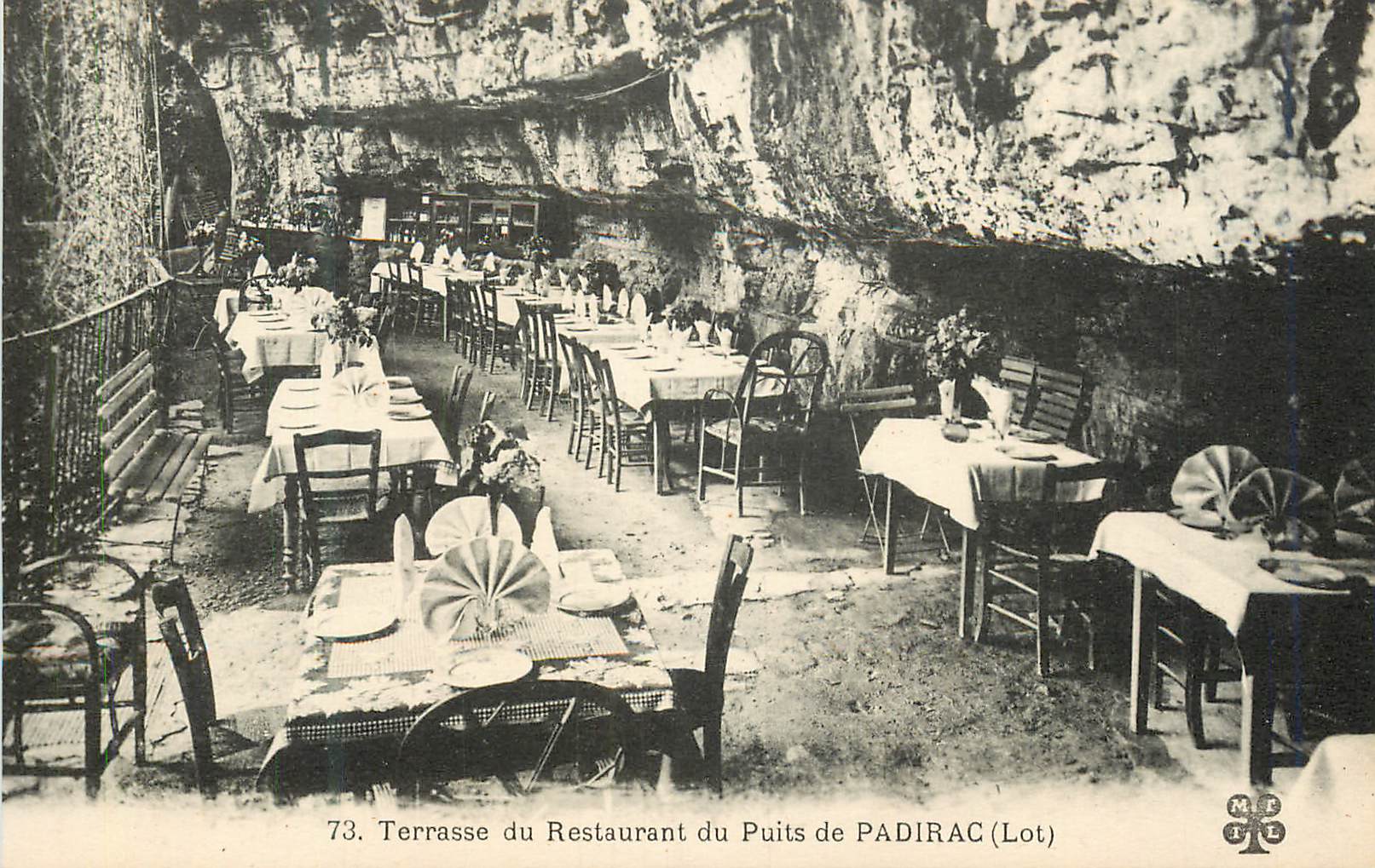 CPA Terrasse du Restaurant du Puits de  Padirac (Lot)
