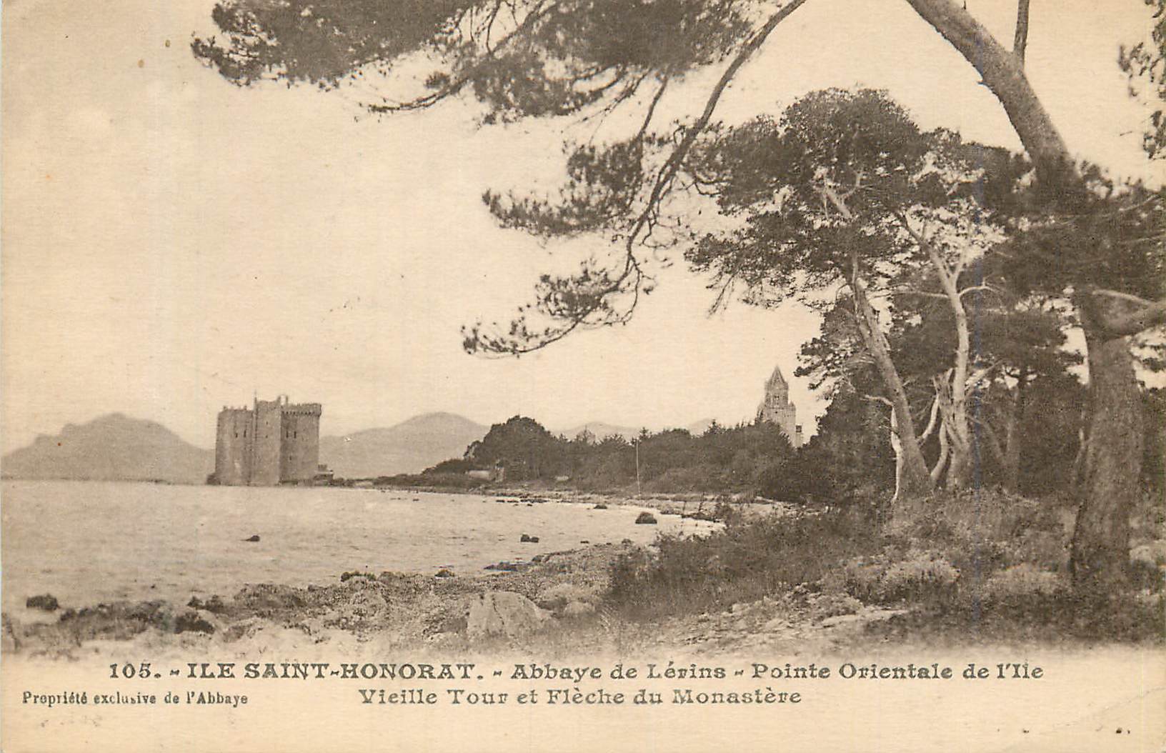 CPA Ile Saint Honorat Abbaye de Lerins Pointe Oriantale de l'Ile Vieille Tour et Fleche du Monastere