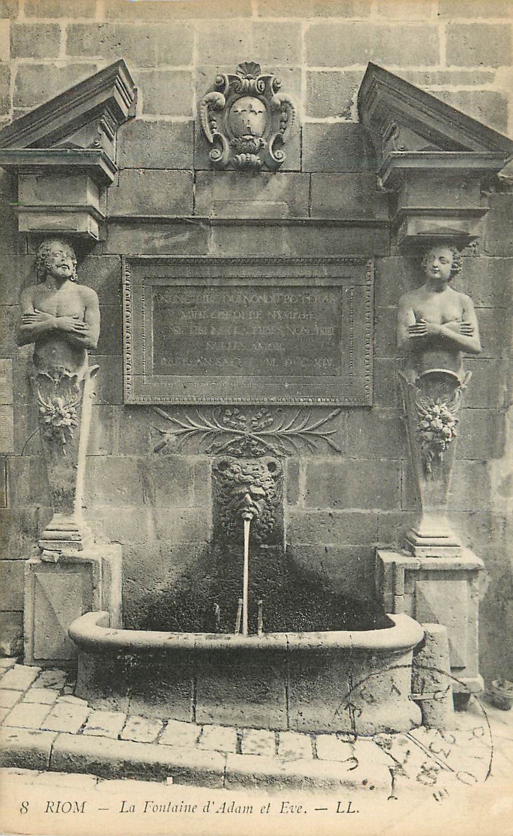 Riom — La Fontaine d'Adam et Ève — LL. n°8