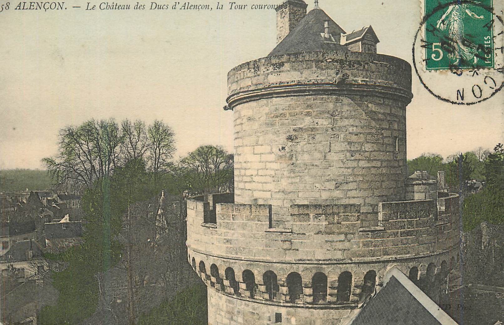 CPA Alencon Le Chateau des Ducs d'Alencon La Tour Couronnee