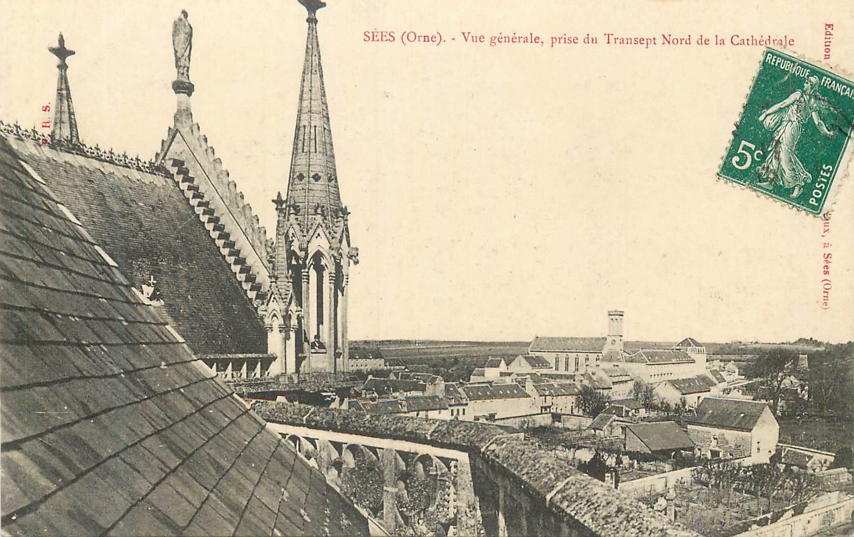 CPA Sees (Orne) Vue Generale prise du Transept Nord de la Cathedrale