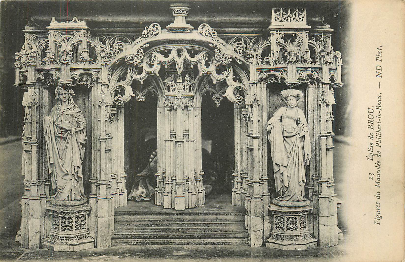 CPA Eglise de Brou Figures du Mausolee de Philibert le Beau