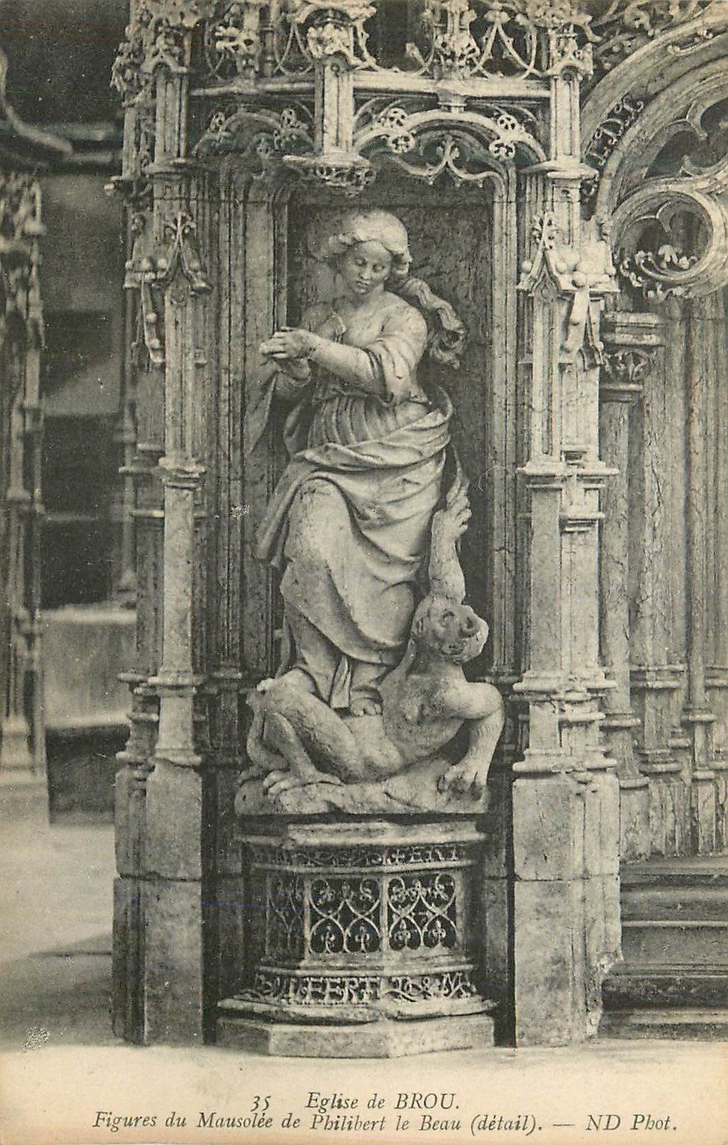 CPA Eglise de Brou Figures du Mausolee de Philibert le Beau (Detail)