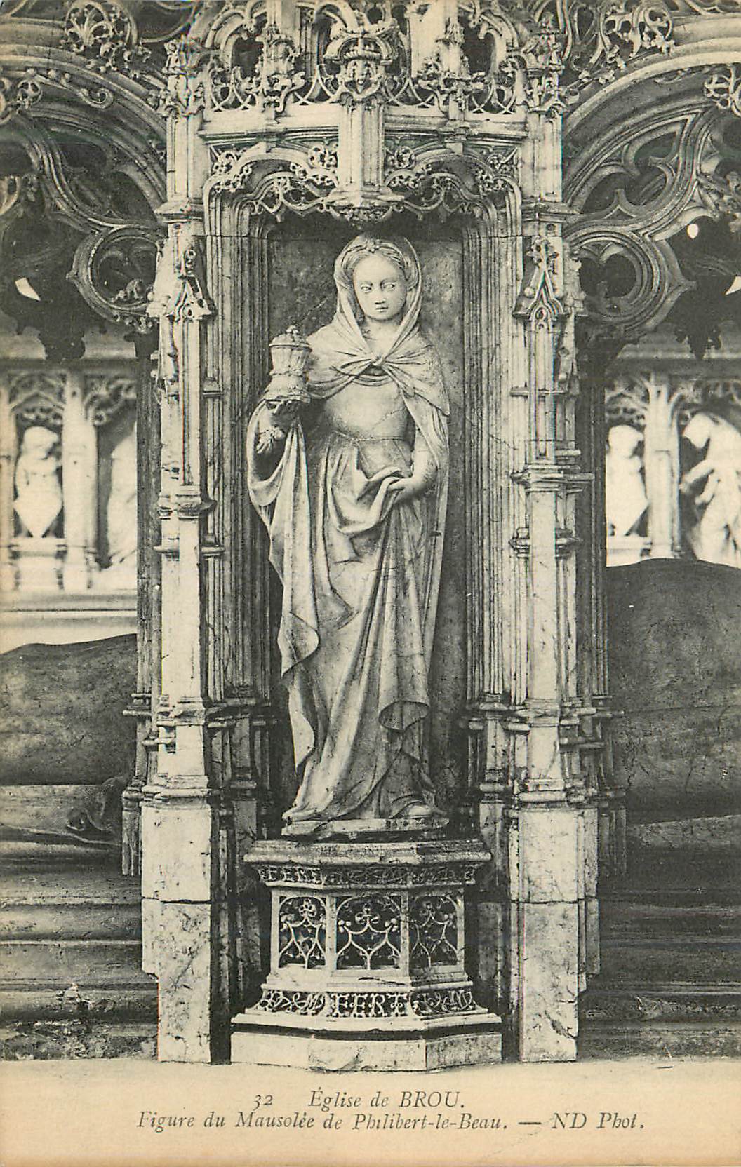CPA Eglise de Brou Figures du Mausolee de Philibert le Beau