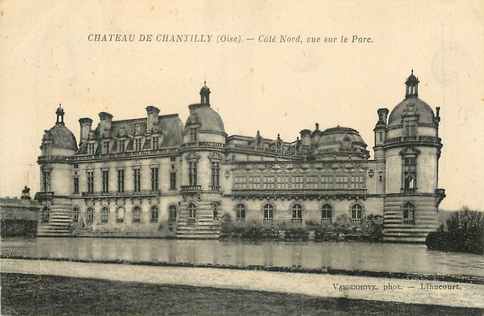 CPA Chateau de Chantilly (Oise) Cote Nord Vue Sur le Parc