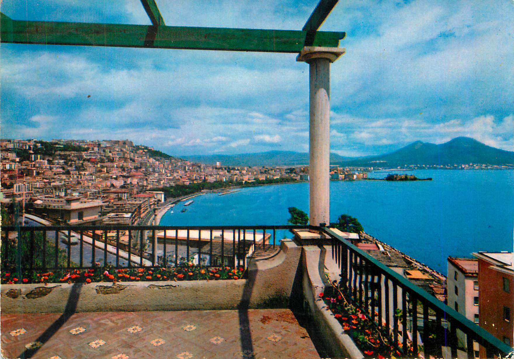 CPM Napoli Panorama de la Rue orazio