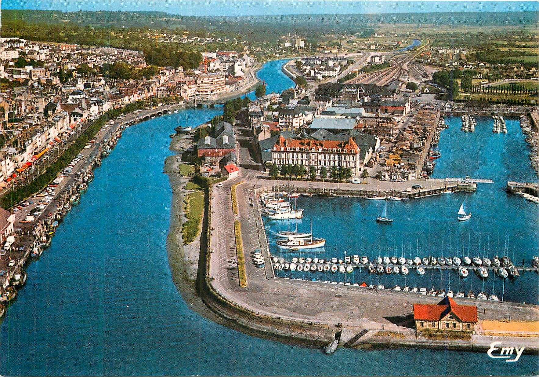 CPM Trouville (Calvados) Vue Generale Aerienne La Touques Le Port de Plaisance