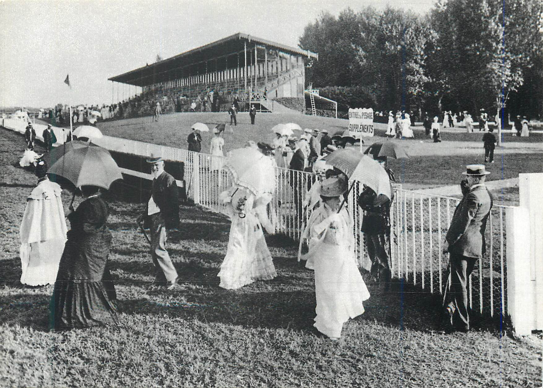 CPM Paris 1900 Jour de Courses a L'Hoppodrome de Longchamp