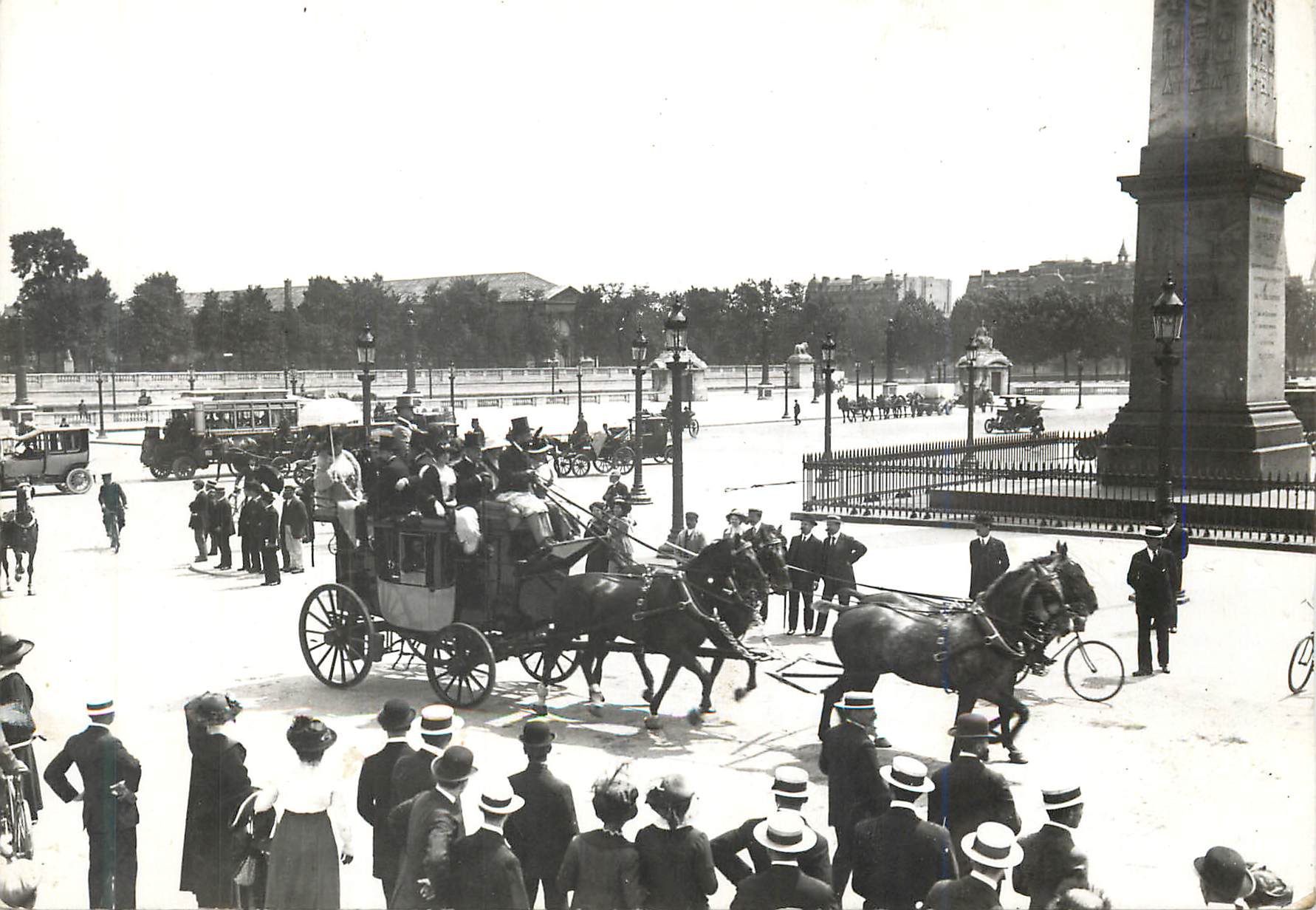 CPM Paris 1900 8 Place de la Concorde