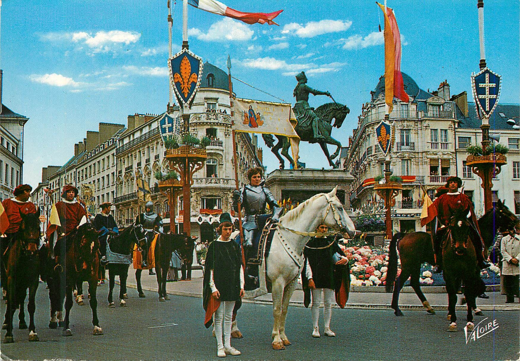 CPM Les Merveilles du Val de Loir Orleans (Loiret) Commemoration de la fete de Jeanne d'Arc place du Martroi