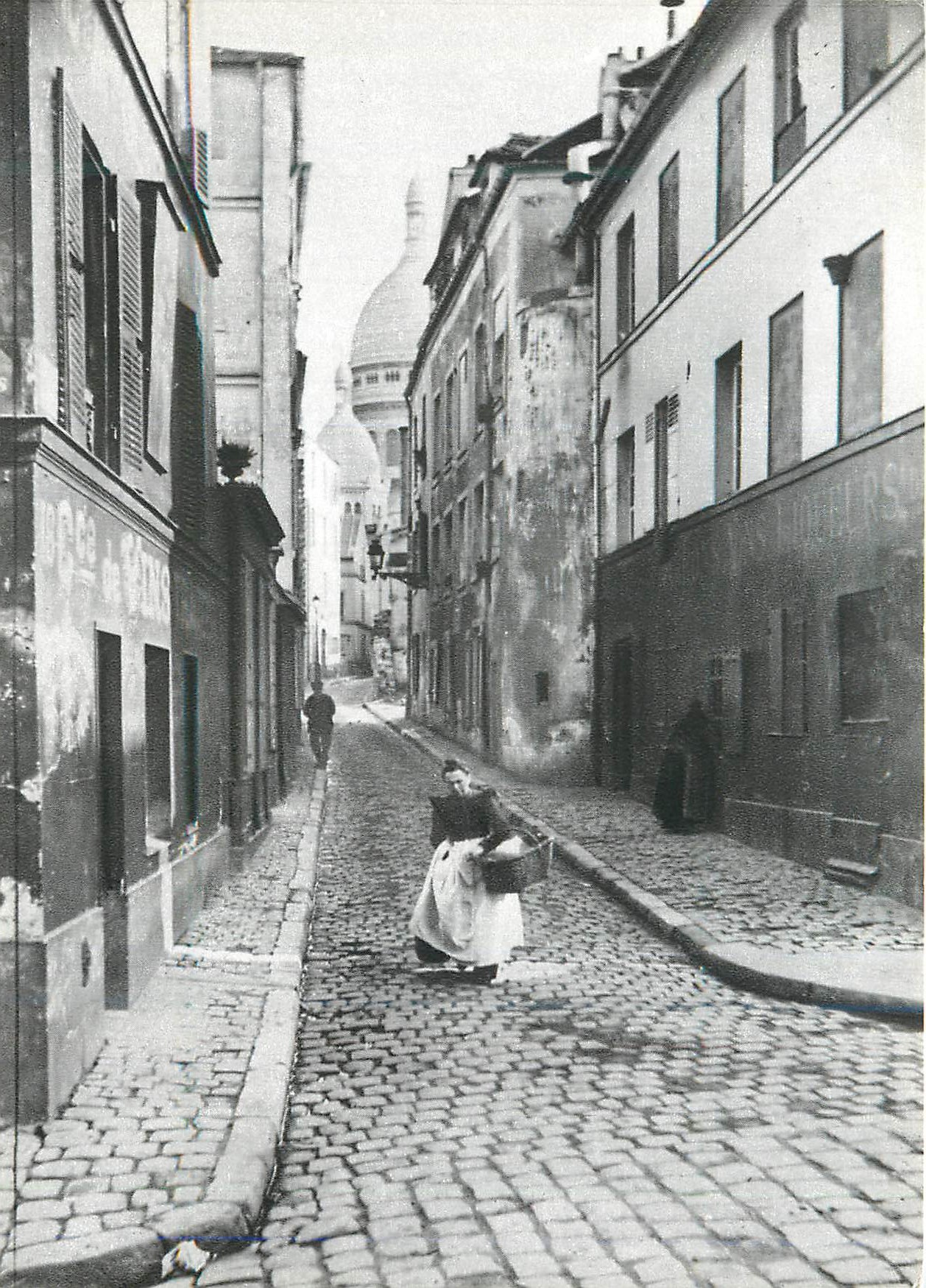 CPM Paris 1900 Blanchisseuse a Montmartre pres du Sacre Coeur