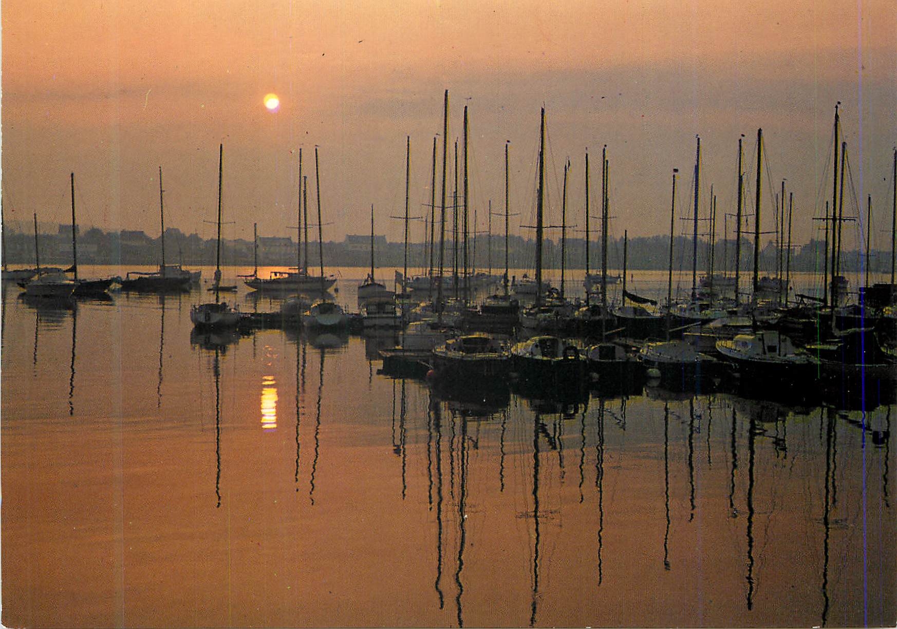 CPM Reflets sur le Port