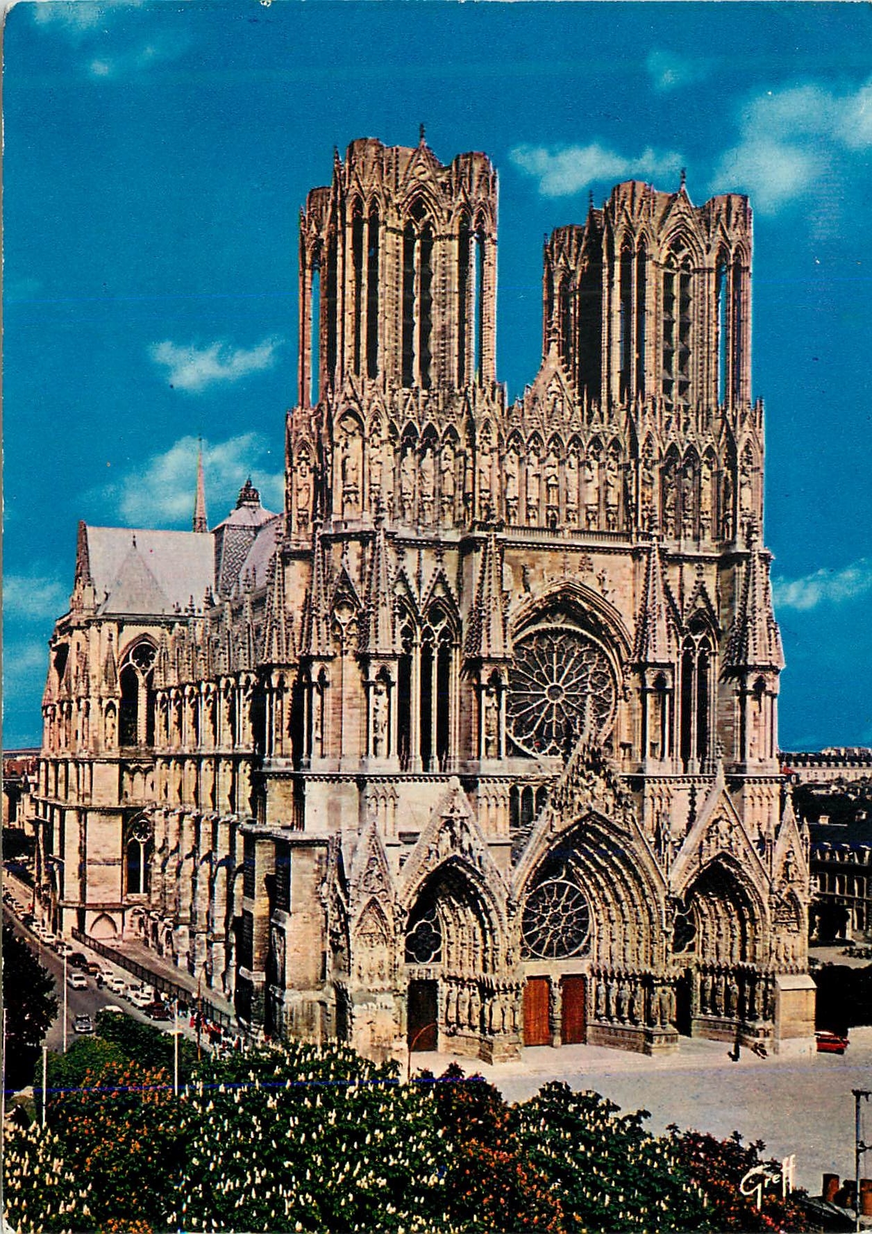 CPM En Champagne Reims (Marne) Facade de la Cathedrale (XIIIe Siecle)