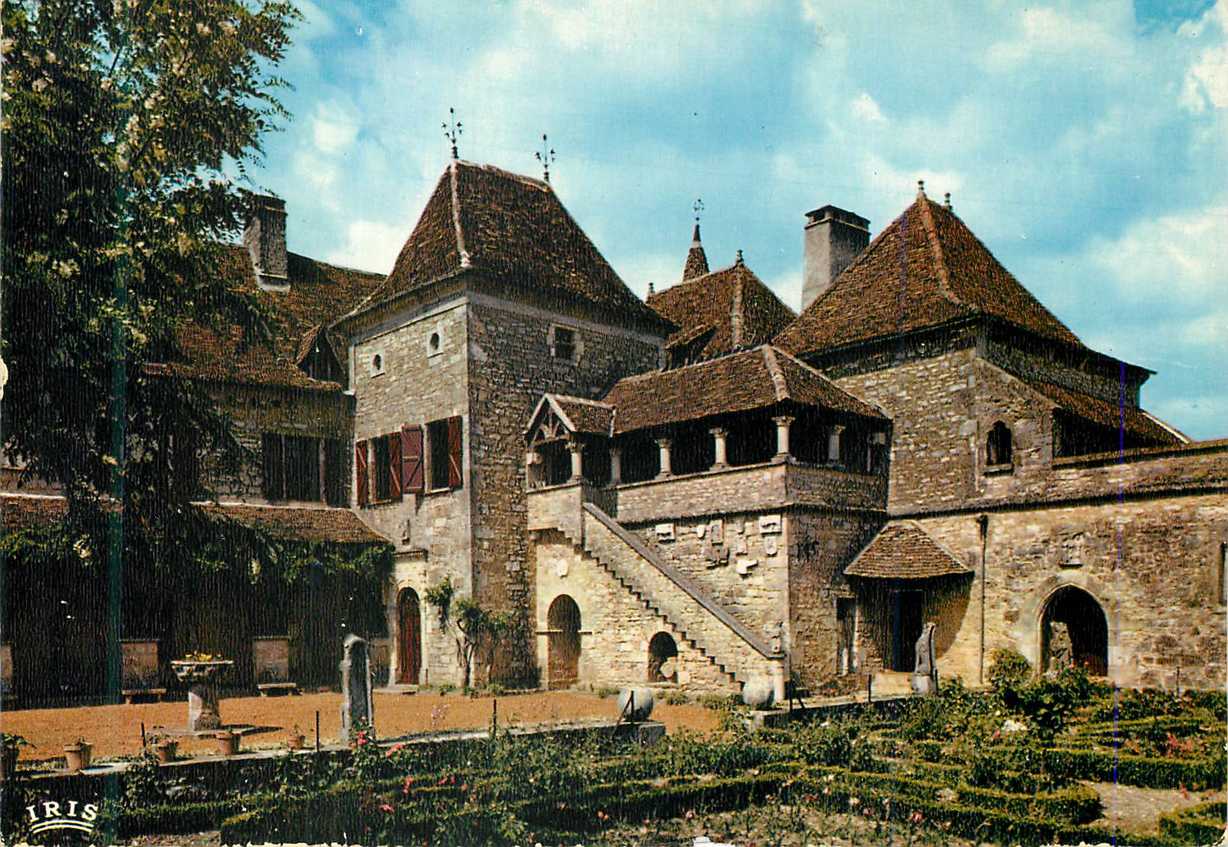 Château de Loubressac — Vieux manoir gothique des XVᵉ et XVIIIᵉ siècles — le Jardin — Éditions IRIS