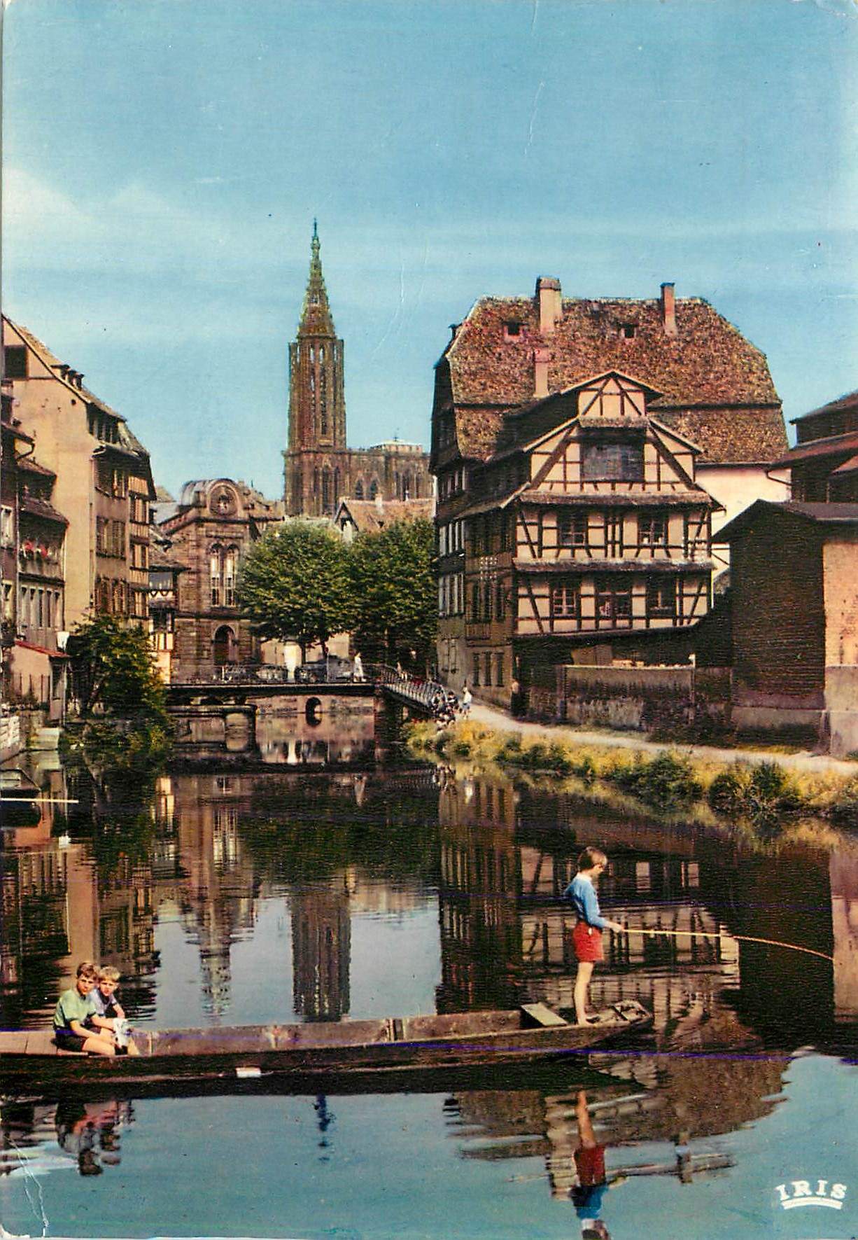 CPM Strasbourg (Bas Rhin) La Petite France et la Cathedrale Peche