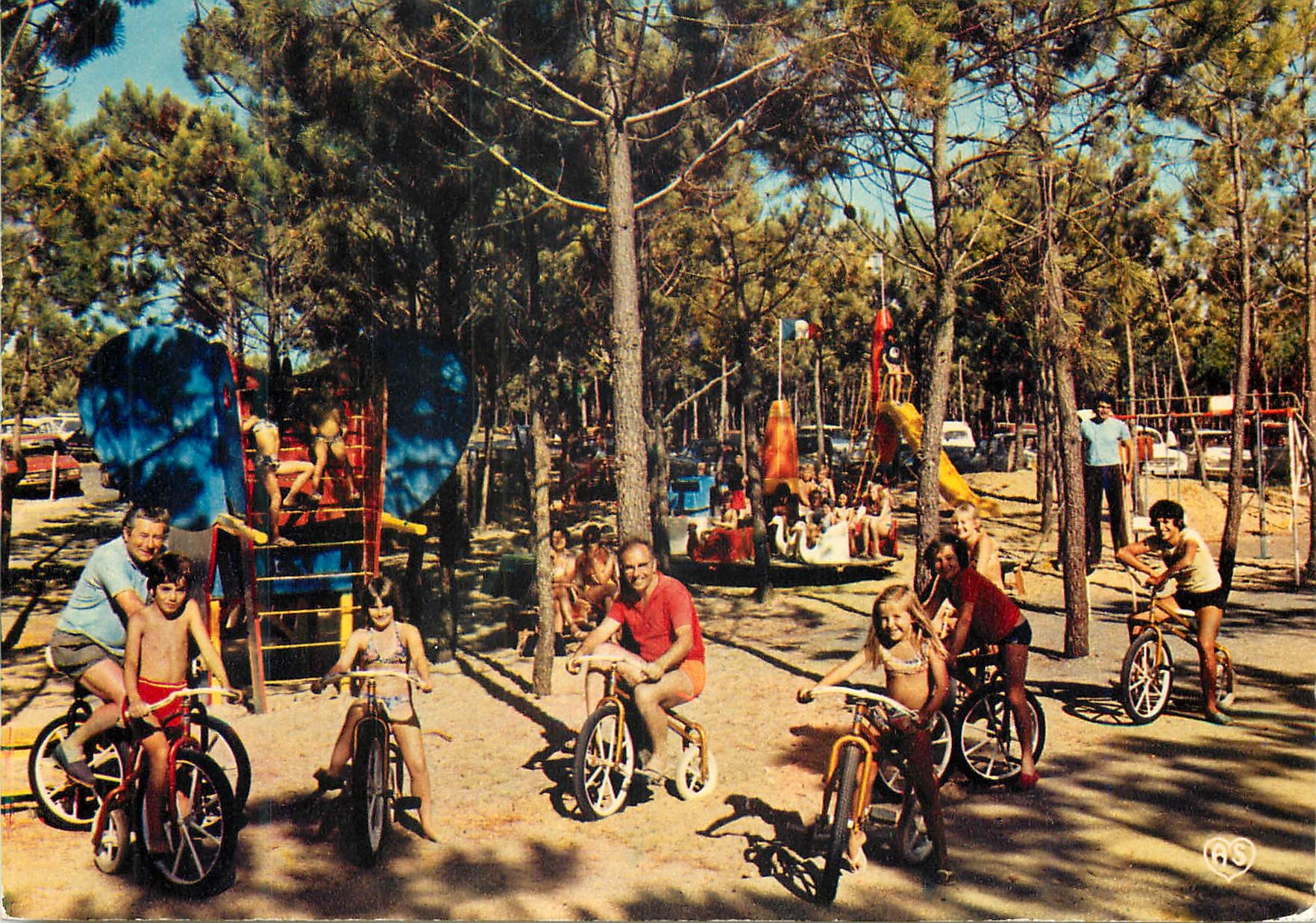 CPM La Palmyre les Mathes (Ch Mme 17) Parc D'Attraction Cyclotrott Plage de la Palmyre