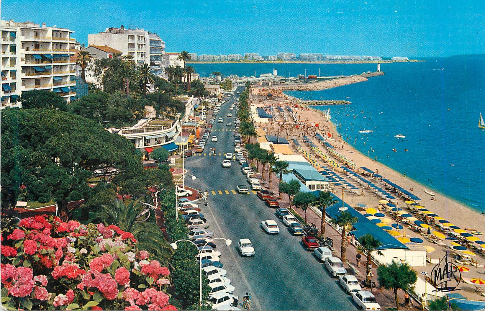 CPM La Cote d'Azur Cannes La Plage du Midi