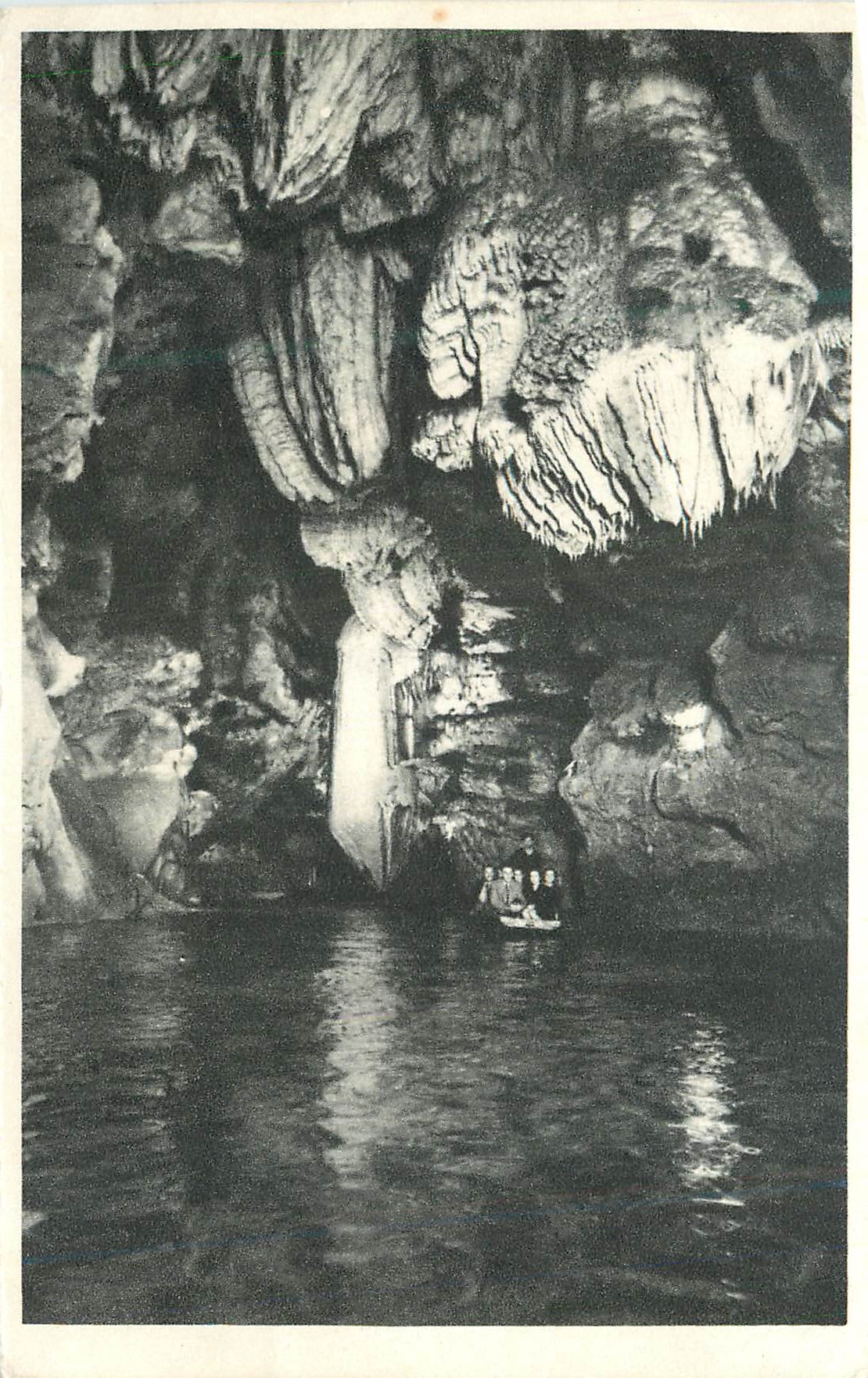 CPM Le Lot Illustre Padirac Le Lac de la Pluid