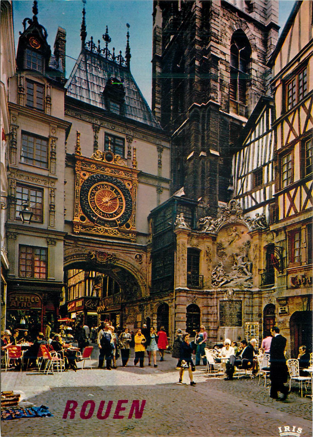 CPM Normandie France 76 Rouen La Rue du Gros Horloge (voie Pietonne) et la Fontaine