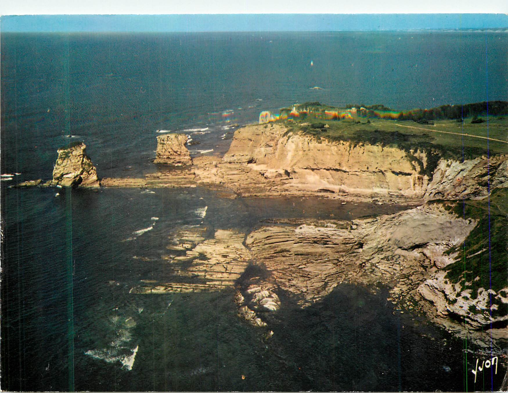 Les Falaises et les Jumeaux — Hendaye (Pyrénées-Atlantiques) — Éditions d'Art - Acusil