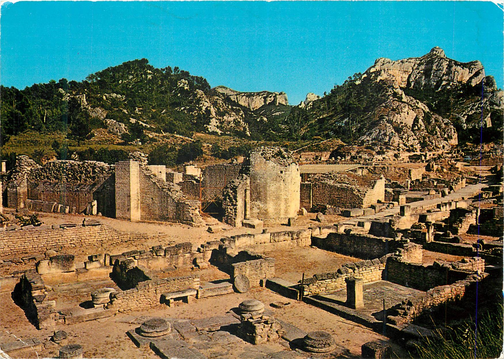 CPM St Remy de Provence (B du R) Vestiges Romains de l'Ancienne Ville de Glanum