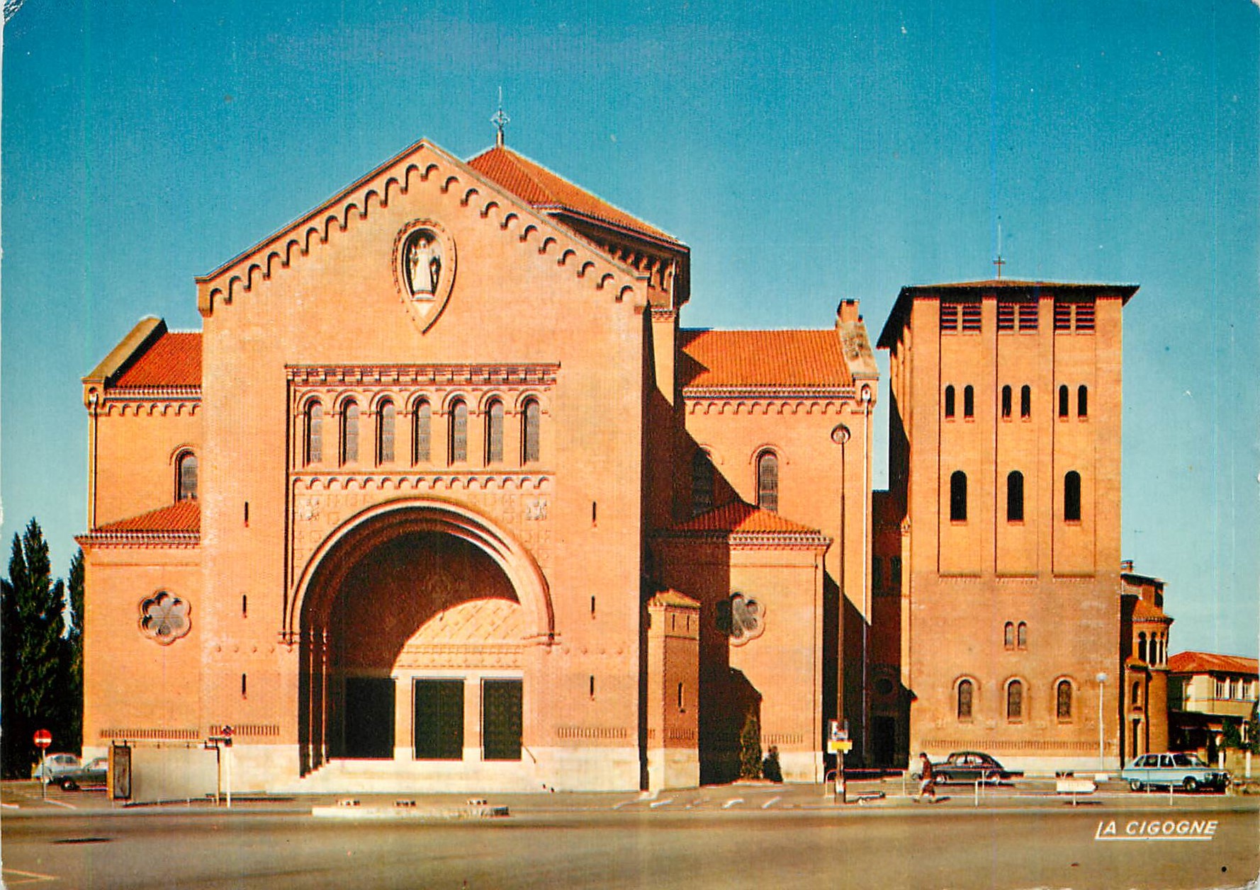 CPM Nantes (Loire Atlantique) l'Eglise Sainte Therese