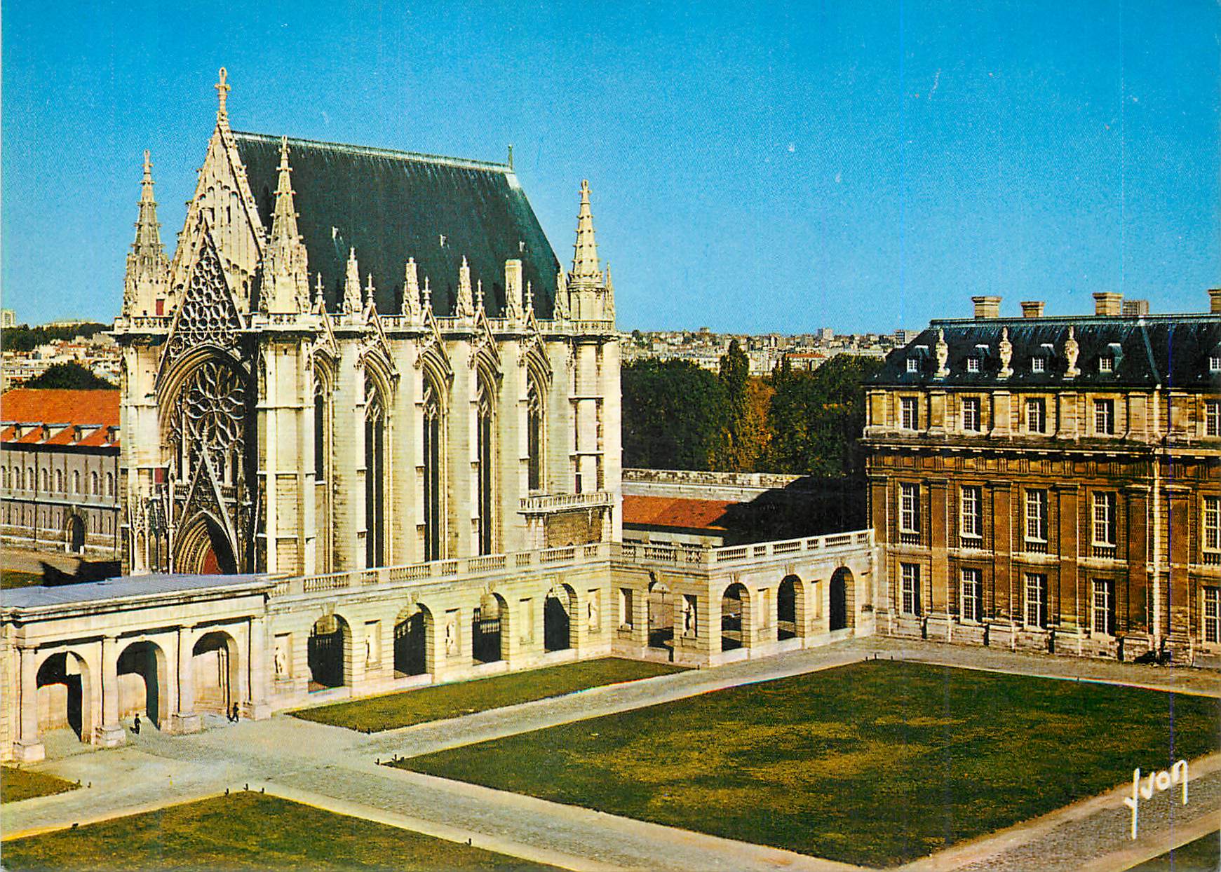 CPM Vincennes (Val de Marne) la Sainte Chapelle et le Pavillon de la Reine