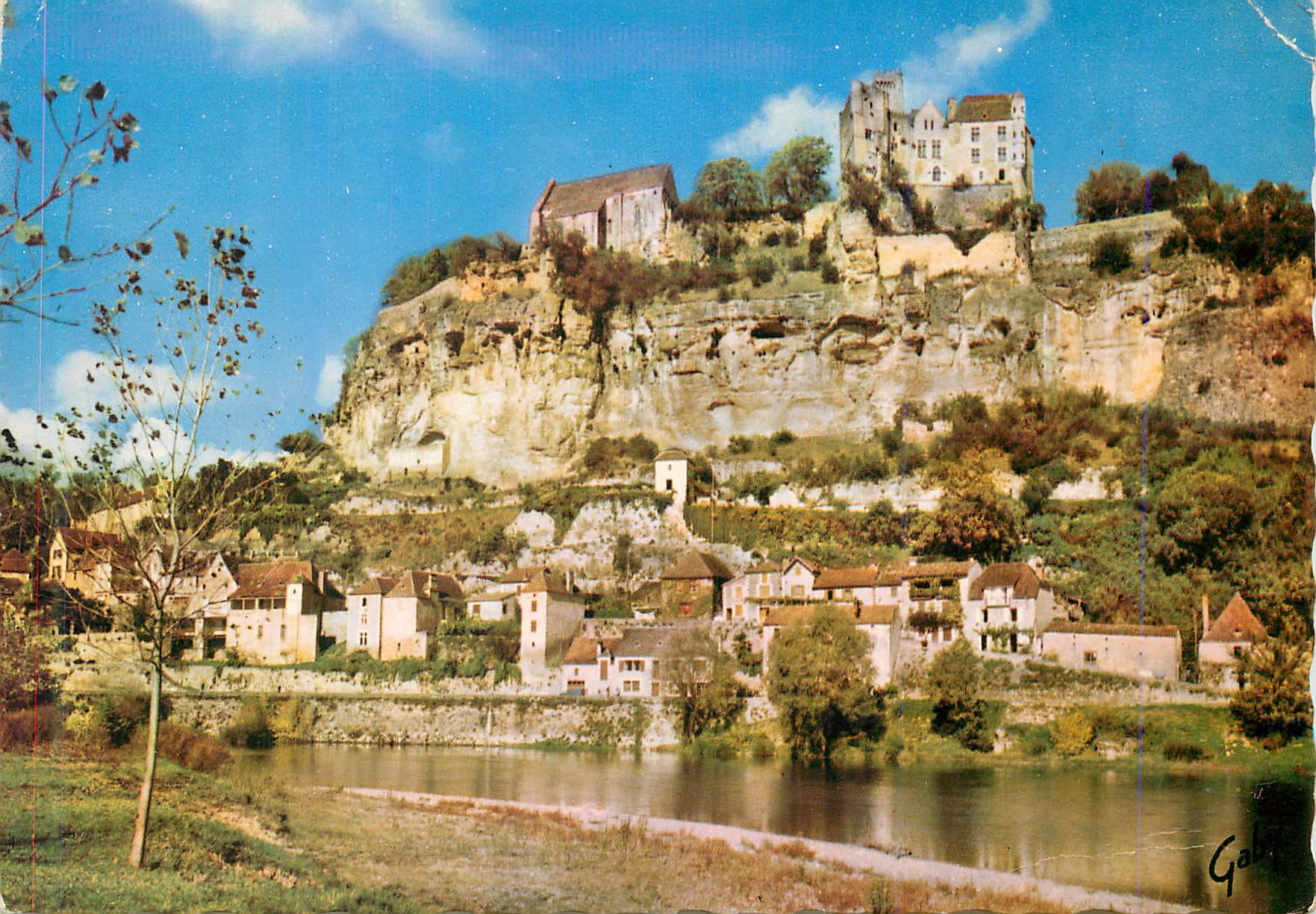 CPM Vallee de la Dordogne Beynac (Dordogne) vue Generale et le Chateau