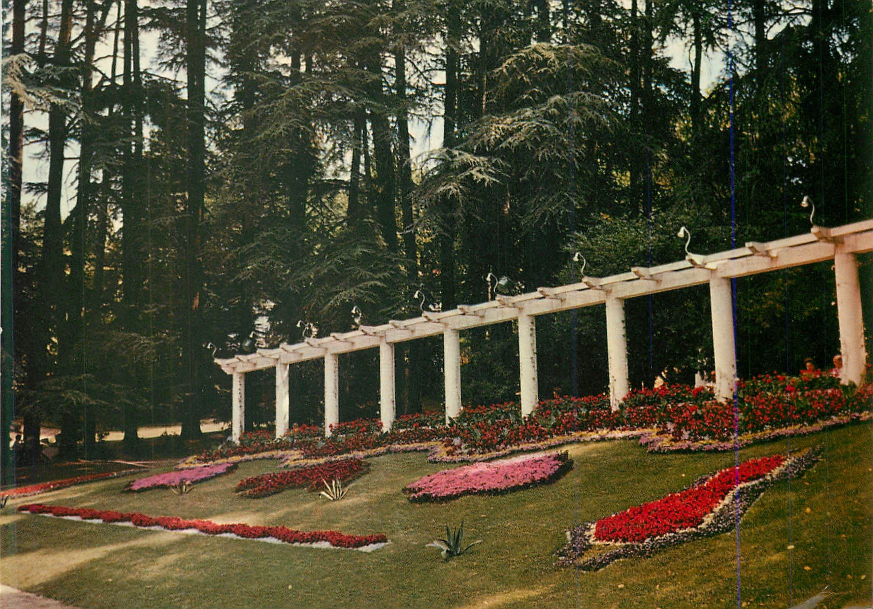 CPM Aix les Bains (Savoie) Le parc
