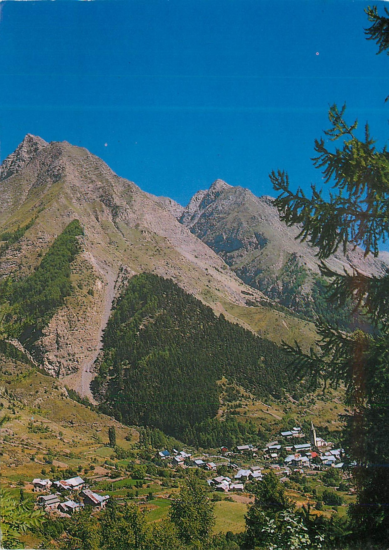 CPM Hautes Alpes 1380m d'Altitude le Village de Reallon Aux contre Forts de Ecrins 