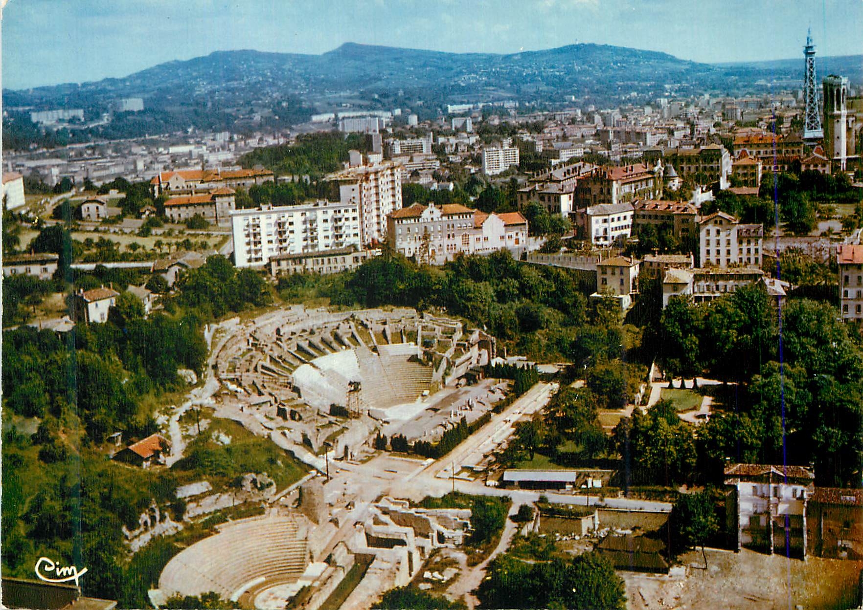 CPM Lyon (Rhone) Vue Aerienne Centre de la Ville Antique Theatres Gallo Romains