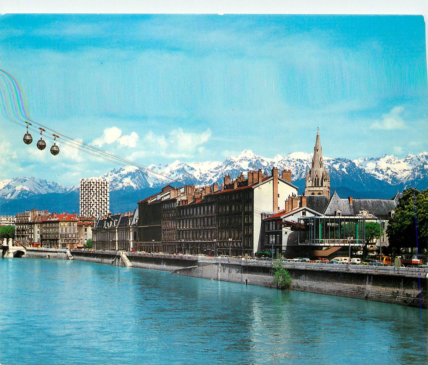 CPM Grenoble l'Isere l'Eglise St Andre le Telepherique de la Bastille et la chaine de Belledonne