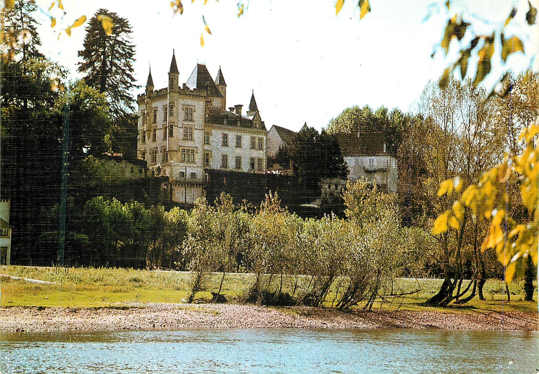 Le Château de CIEURAC — sur les bords de la Dordogne — Édition de Luxe, Photo Editions BOS