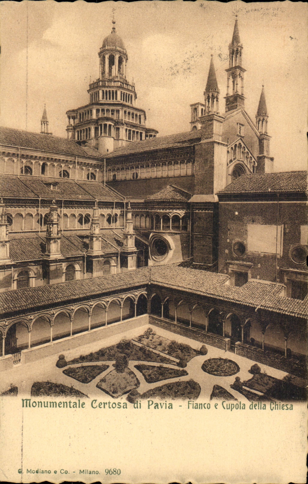 CPA Italie Italia Monumente Certosa di Pavia Fianco e Cupola della Chiesa