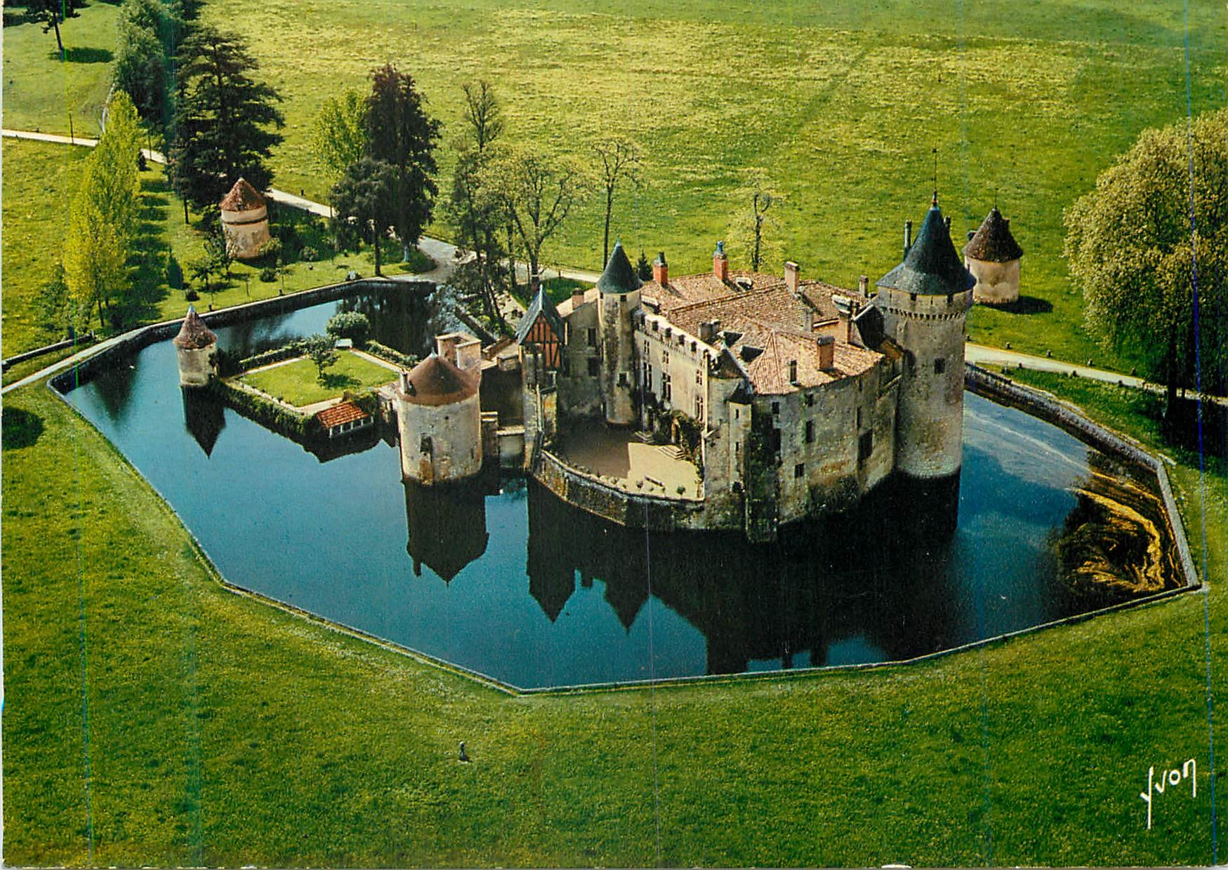 CPM Aux environs de Bordeaux Chateau de Labrede Gironde 